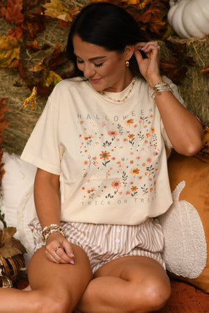 HALLOWEEN TRICK OR TREAT GHOST FLORALS TEE