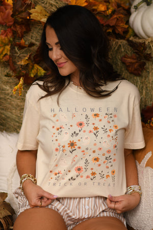 HALLOWEEN TRICK OR TREAT GHOST FLORALS TEE