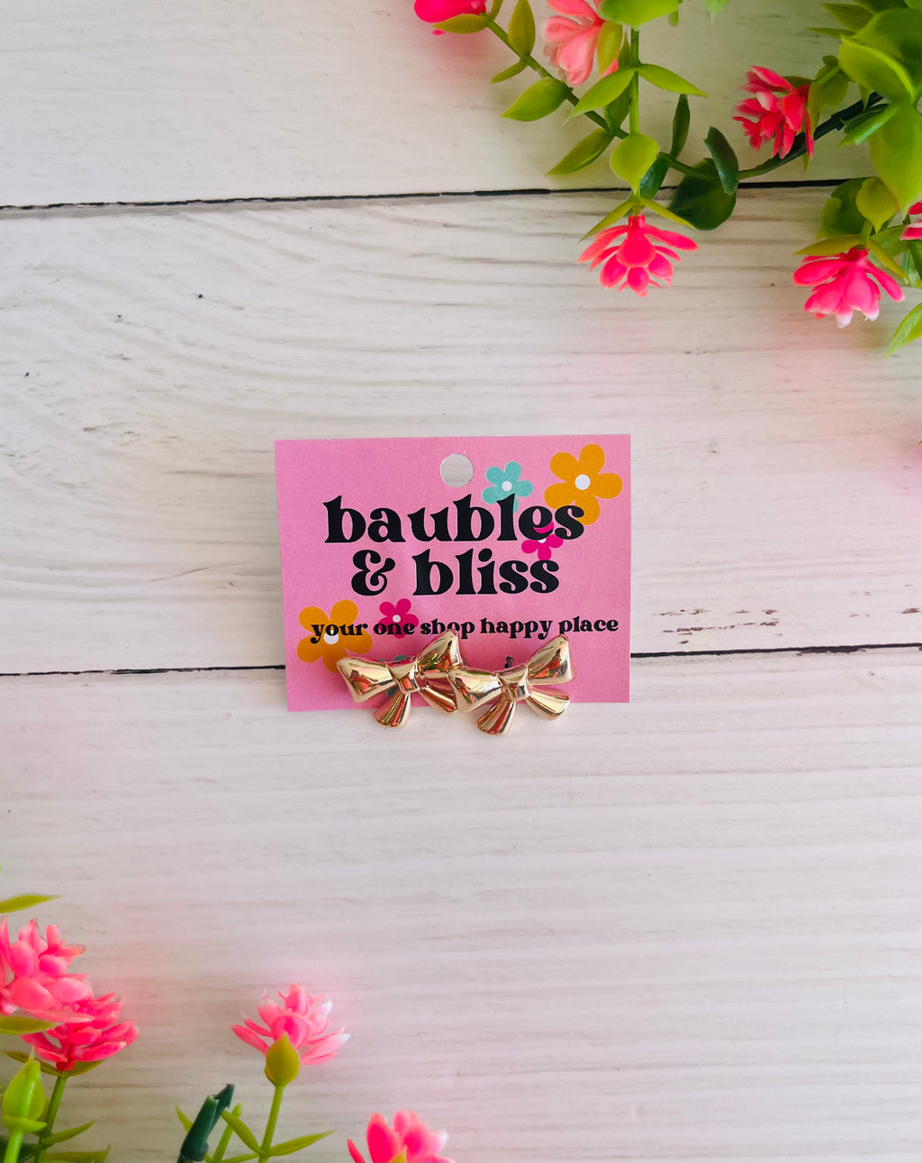 Perfect Look Gold Bow Stud Earrings
