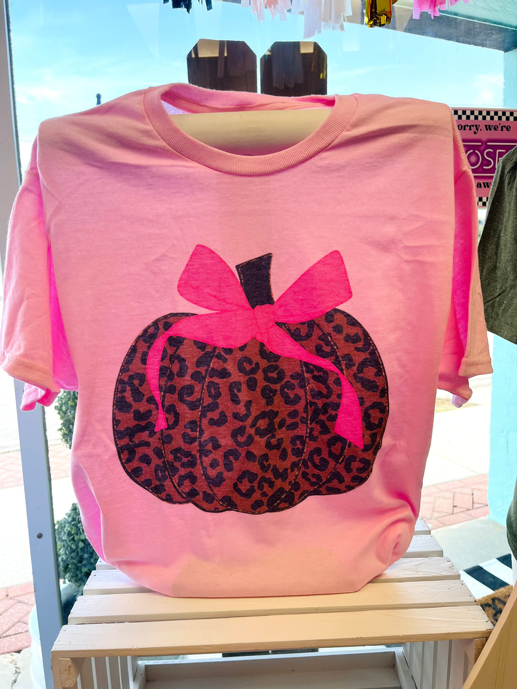 Pink Vibes Leopard Bow Pumpkin Tee